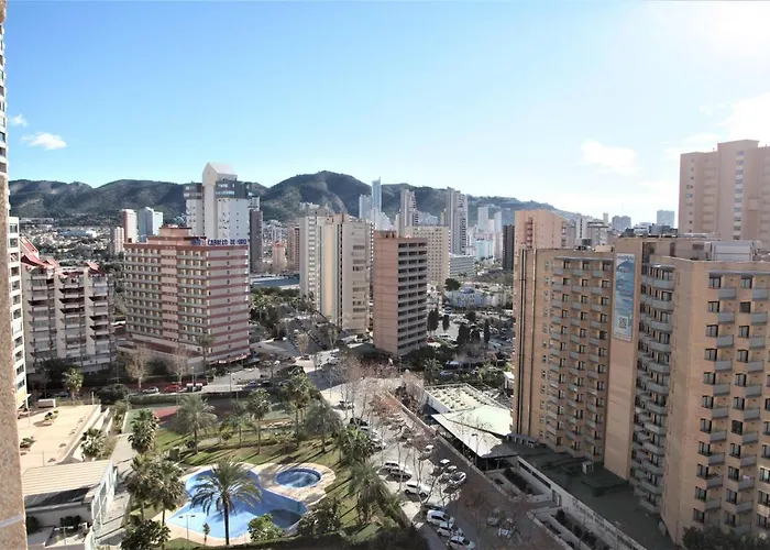 Cozy Apartment Just 8 Min Walk From The Beach!