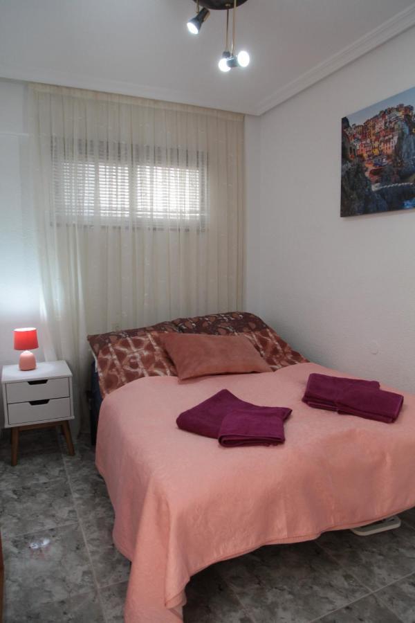 Cozy Just 8 Min Walk From The Beach! Apartment *